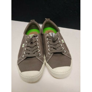 Cariuma Pantone Gray Sneaker Shoe Low Canvas Contrast men's 11.5